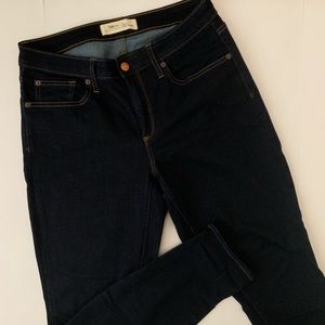 GAP 31L curvy dark blue denim true skinny jeans